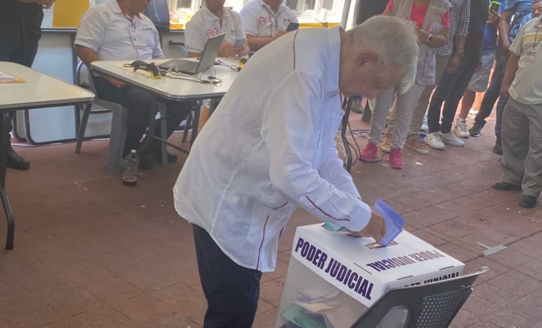 Reaparece AMLO tras ocho meses de retiro para votar en elección judicial