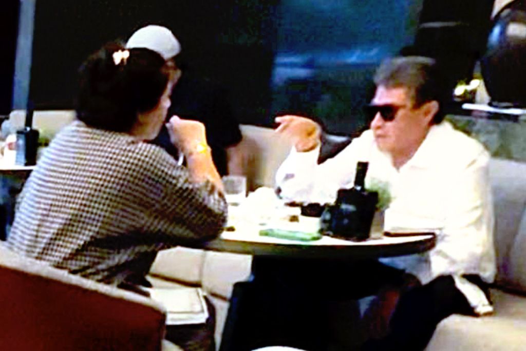 Captan a Ricardo Monreal en lujoso hotel de Madrid mientras se ausenta de reunión clave de Morena