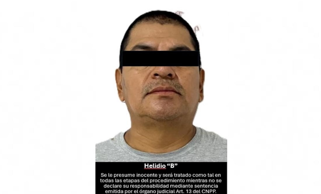 Cae pasajero con un cañón y un arsenal oculto en autobús en Huatabampo