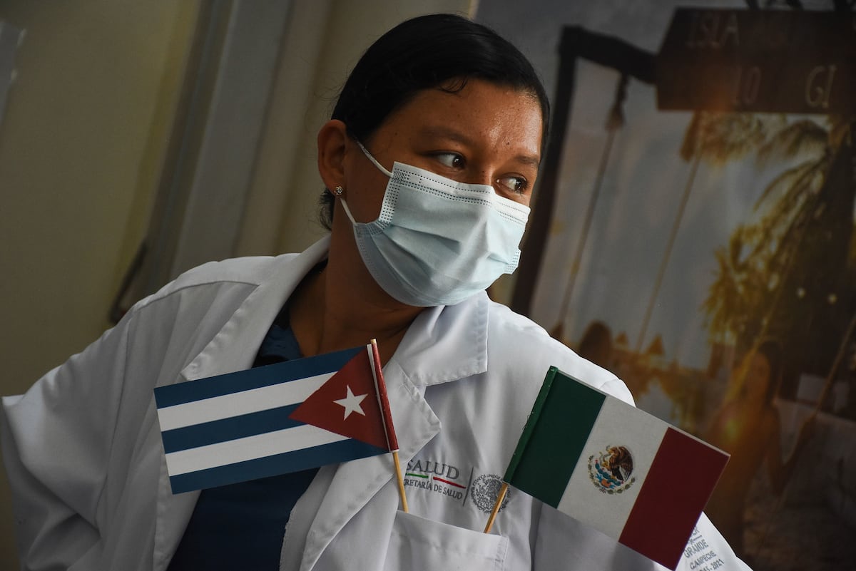 Ni Salud, ni IMSS saben cómo rinden los médicos cubanos