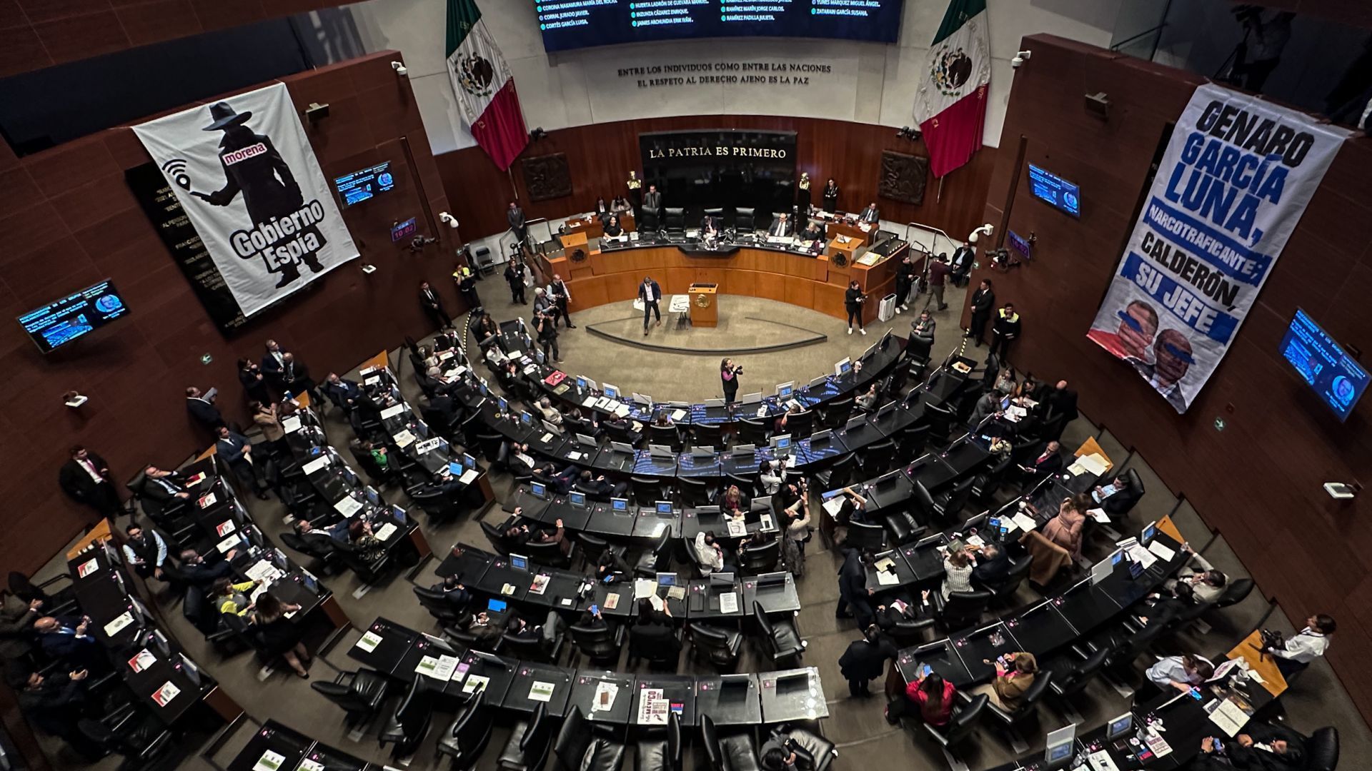 Revelan entrega de credenciales del Senado a líderes del Cártel de Sinaloa