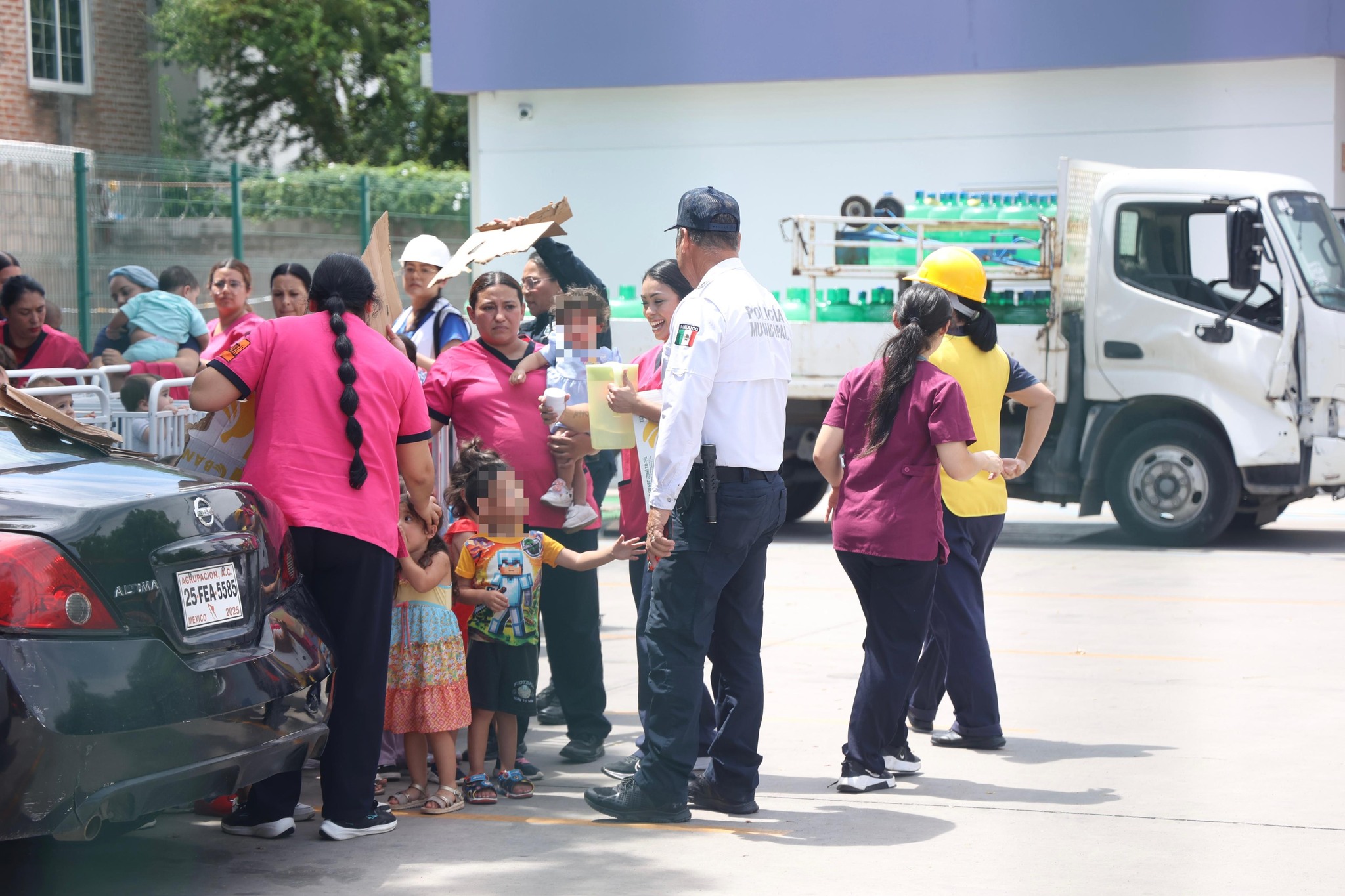 Evacúan a 155 niños por humo en estancia infantil de Hermosillo