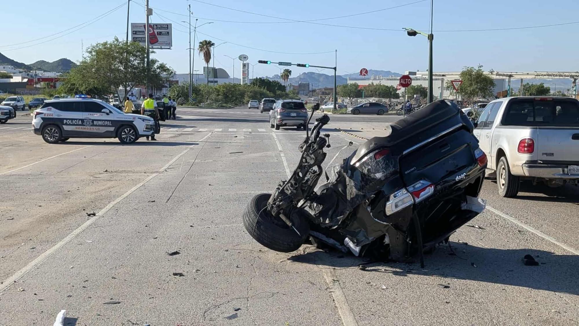 Auto se parte en dos tras chocar a toda velocidad en Hermosillo: primer lugar nacional en muertes por accidentes viales
