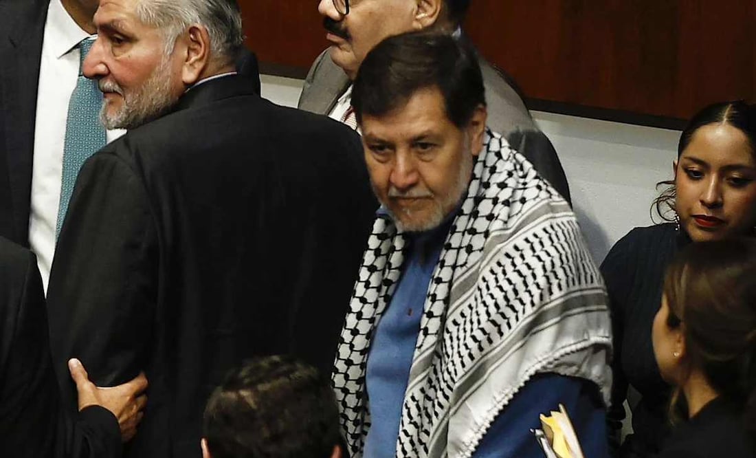 Fernández Noroña se deslinda de explicar vuelo en avión privado