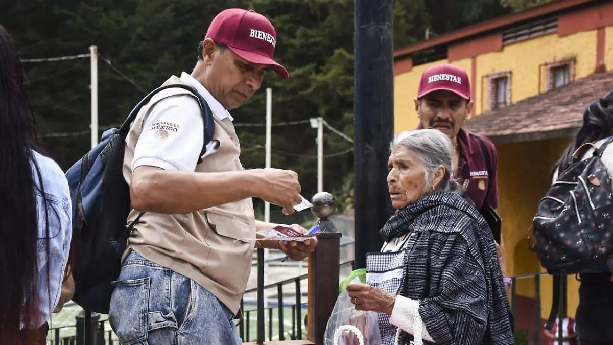 Video de mujer celebrando vales de 20 mil pesos del Bienestar desata reacciones en redes