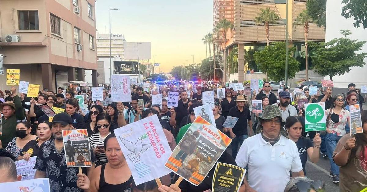 “¡Justicia!”: marchan por víctimas del incendio en Waldo’s