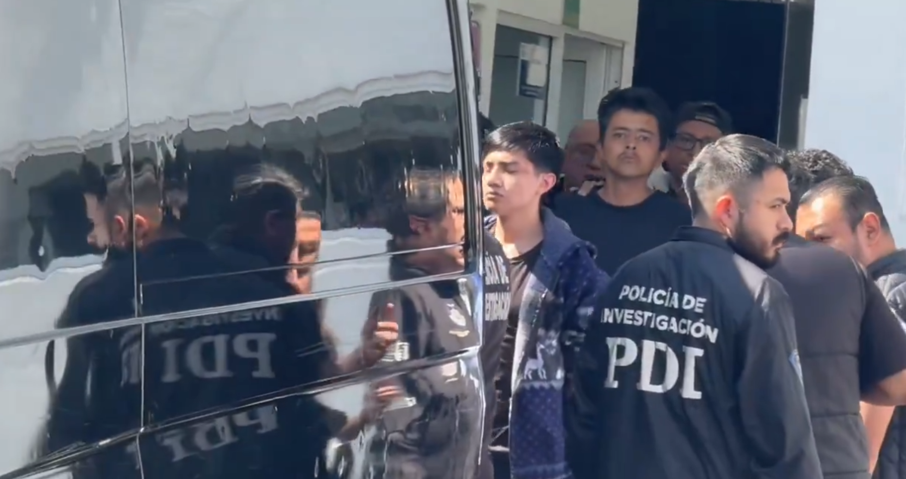 Padres exigen justicia por jóvenes detenidos tras protesta en el Zócalo