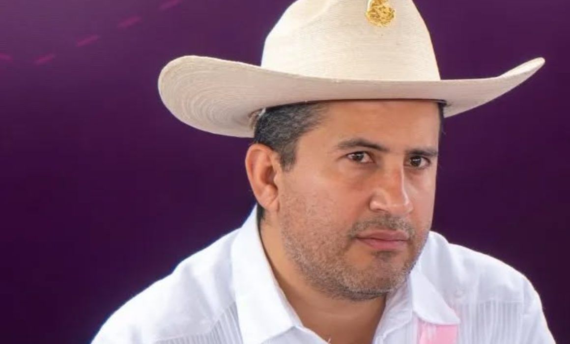 Infiltrado en círculo cercano del Alcalde de Uruapan revela red del crimen organizado