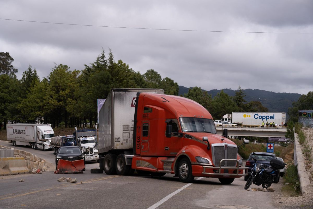 Transportistas y agricultores bloquean vías en 25 estados por inseguridad, extorsiones y abandono al campo