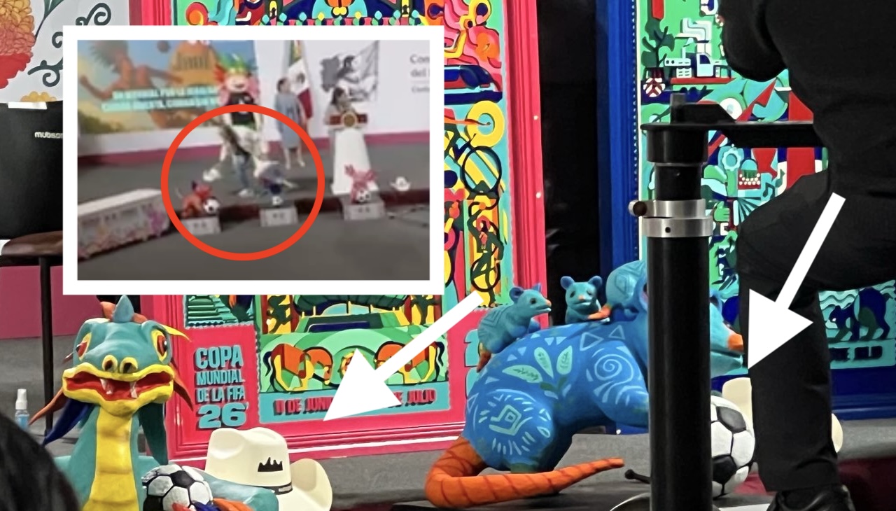 Retiran sombreros de escenografía en plena mañanera y desatan polémica