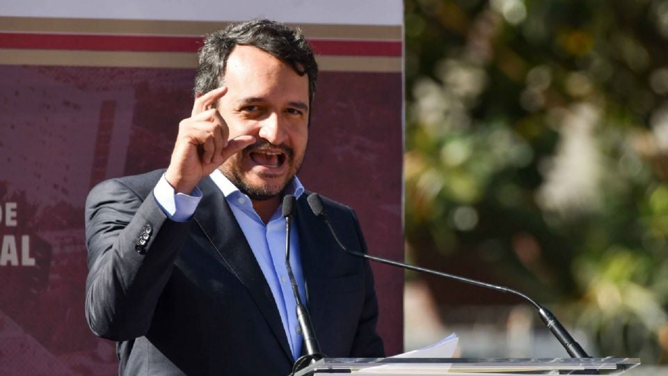 Andy López Beltrán gana más que la dirigente nacional de Morena