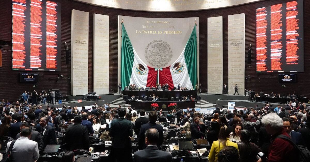 Diputados aprueban polémica reforma tras 24 horas de gritos y acusaciones