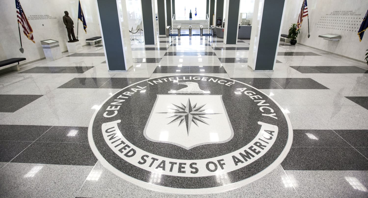 CIA pide expulsar a espías rusos disfrazados de diplomáticos en México