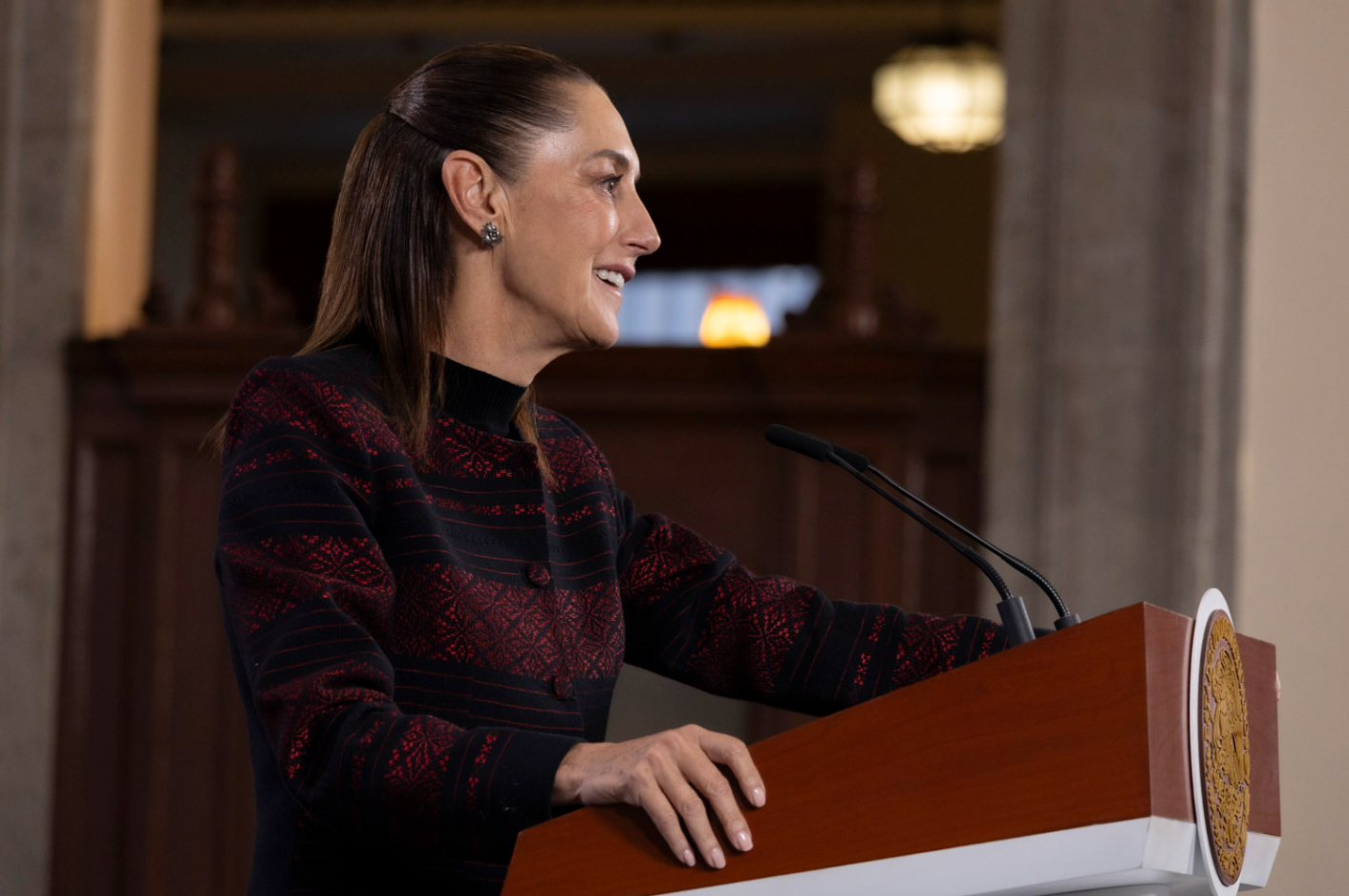 Con solo secundaria o prepa, operan desde la cúpula del gobierno de Claudia Sheinbaum