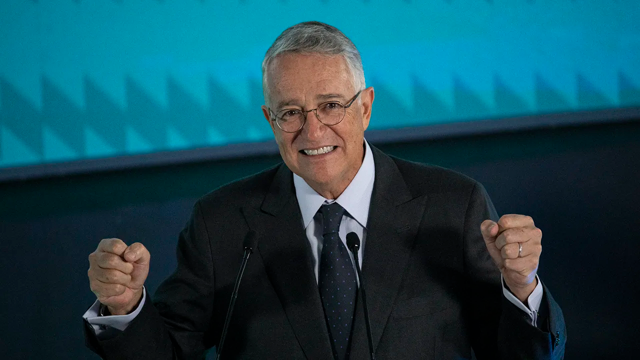 SAT cobrará a Grupo Salinas 51 mil millones en enero tras fallo de la Corte