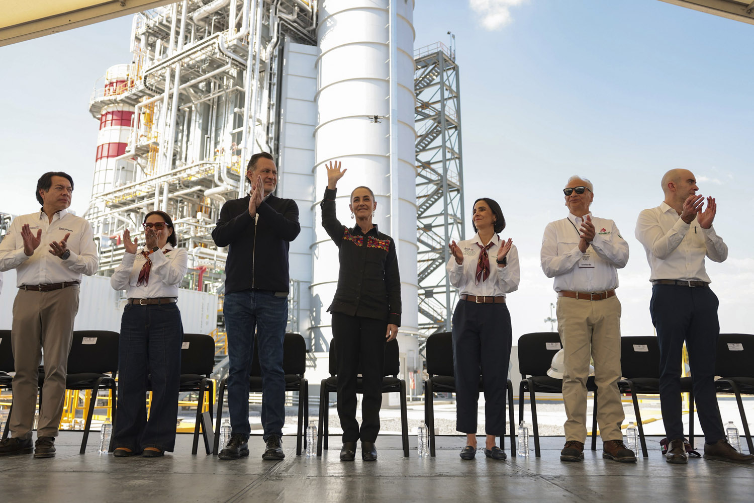 “Le pedí nombres de mujeres”: Sheinbaum revela cómo eligió a la nueva directora de CFE