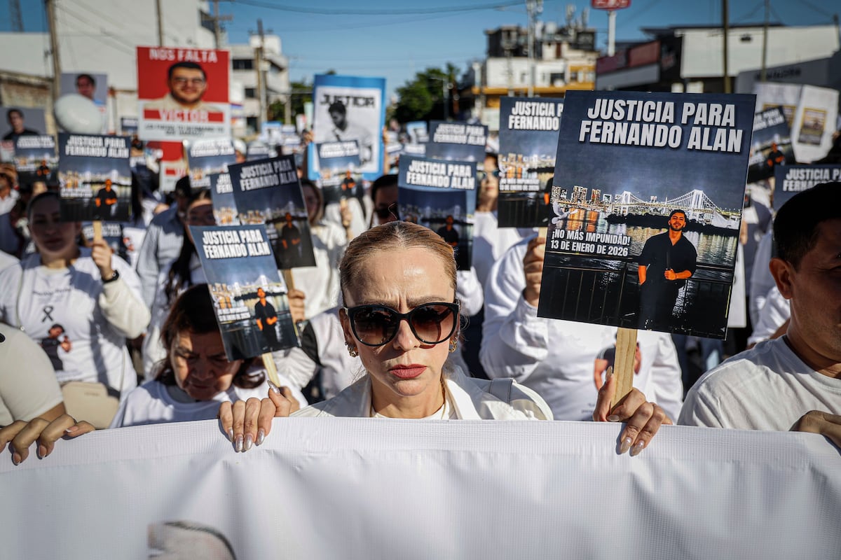 Siguen marchas de protesta por violencia en Sinaloa: Militares matan a joven abogado