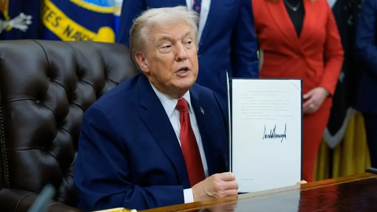 Trump ordena aranceles contra países que suministren petróleo a Cuba