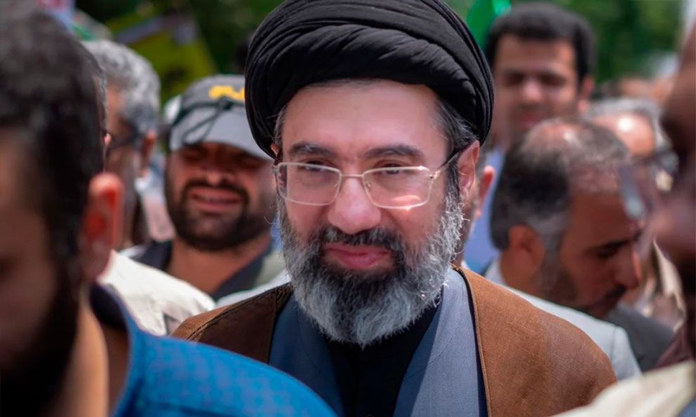 Reportan que Mojtaba Jamenei habría sido designado líder supremo tras muerte de su padre, Alí Jamenei