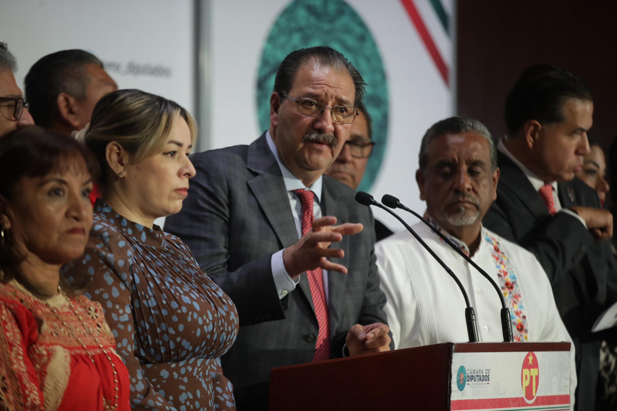 Morena quiere absorber a aliados, acusa PT; redes reaccionan