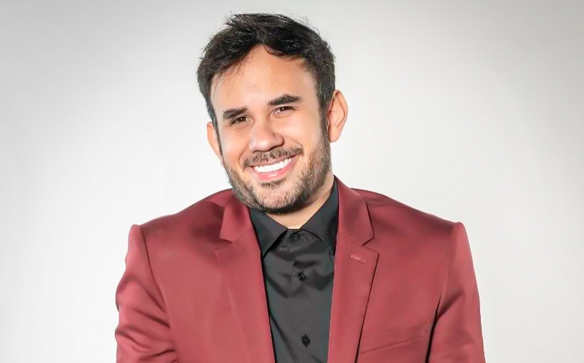 Werevertumorro desata controversia por registro telefónico y denuncia contacto “desde arriba”