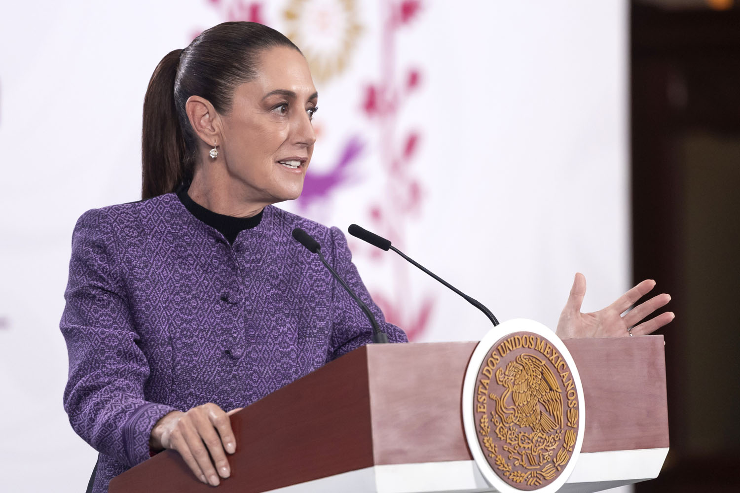 Sheinbaum abre puerta al fracking y desata choque con más de 80 organizaciones